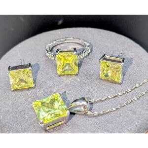 Demi-Parure Set of Green Apple Crystal Silver Tone Rhinestone Jewelry